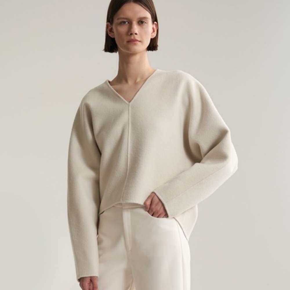 Toteme Rennes Wool Cashmere Knit Sweater in Ivory Creme Eggshell